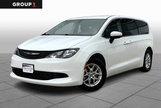Used 2022 Chrysler Voyager LX image 1