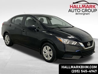 Used 2022 Nissan Versa S image 1