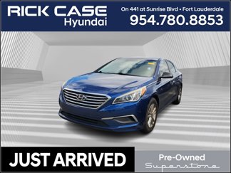 Used 2017 Hyundai Sonata SE image 1
