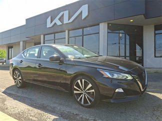 Used 2020 Nissan Altima 2.5 SR image 1