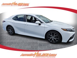 Used 2023 Toyota Camry SE image 1