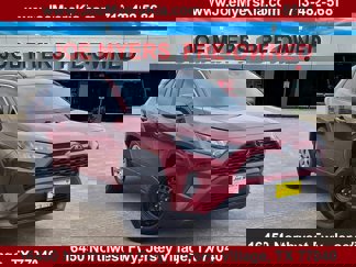 Used 2020 Toyota RAV4 LE image 1