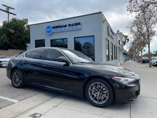 Used 2019 Alfa Romeo Giulia image 1
