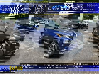 Used 2021 Nissan Rogue SV image 1