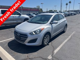 Used 2017 Hyundai Elantra GT image 1