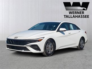 Certified 2024 Hyundai Elantra SE image 1