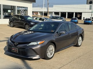 Used 2019 Toyota Camry L image 1