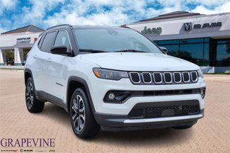Used 2024 Jeep Compass Limited image 1