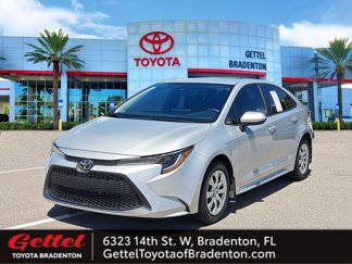 Certified 2022 Toyota Corolla LE image 1
