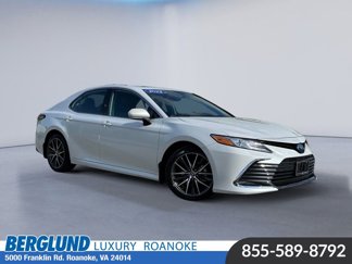 Used 2022 Toyota Camry XLE w/ Cold Weather Package image 1