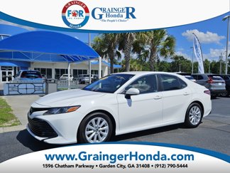Used 2018 Toyota Camry LE image 1