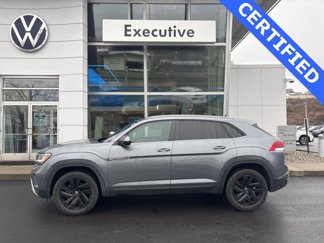 Certified 2022 Volkswagen Atlas Cross Sport SE w/ Black Wheel Package image 1