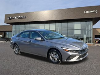 New 2025 Hyundai Elantra SE image 1