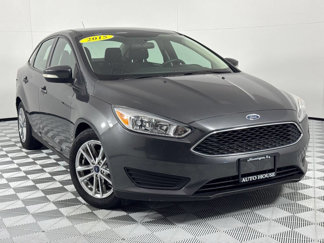 Used 2015 Ford Focus SE image 1