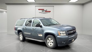 Used 2010 Chevrolet Suburban LT image 1