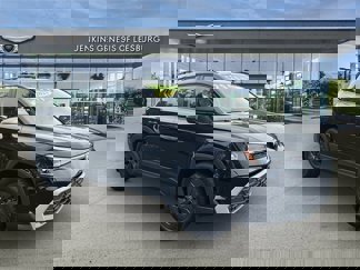 Used 2025 Volkswagen Taos S image 1