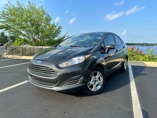 Used 2015 Ford Fiesta SE image 1