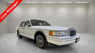 Used 1991 Lincoln Town Car Executive image 1
