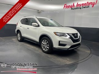 Used 2019 Nissan Rogue SV image 1