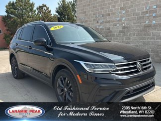Used 2022 Volkswagen Tiguan SE image 1