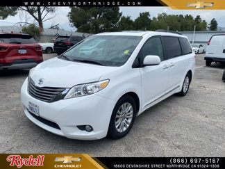 Used 2011 Toyota Sienna XLE image 1
