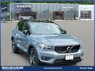 Certified 2022 Volvo XC40 T5 R-Design w/ Climate Package image 1
