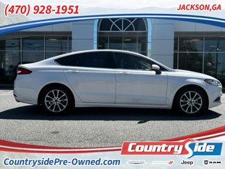 Used 2017 Ford Fusion SE image 1