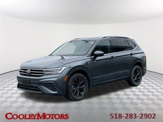 Used 2024 Volkswagen Tiguan SE image 1