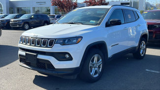 Used 2023 Jeep Compass Latitude image 1