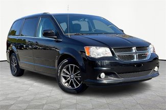 Used 2017 Dodge Grand Caravan SXT image 1