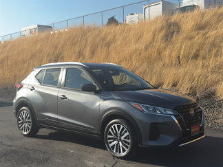 Used 2024 Nissan Kicks SV video 1