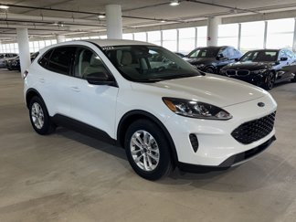 Used 2022 Ford Escape SE image 1