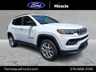 Used 2023 Jeep Compass Latitude image 1