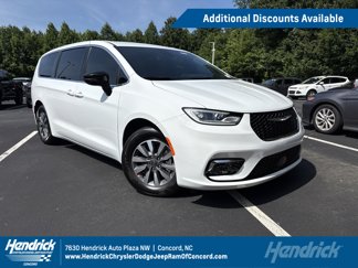 New 2025 Chrysler Pacifica Select image 1