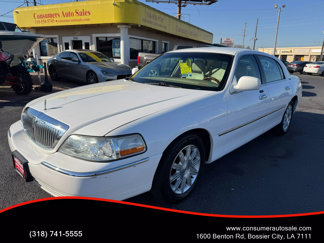Used 2010 Lincoln Town Car Signature Limited image 1