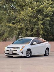Used 2016 Toyota Prius Two image 1