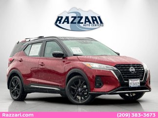 Used 2023 Nissan Kicks SR image 1