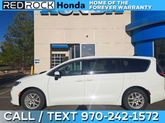 Used 2023 Chrysler Pacifica Touring-L image 1