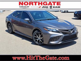 Used 2023 Toyota Camry SE image 1