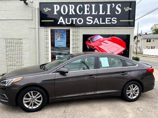 Used 2017 Hyundai Sonata SE image 1
