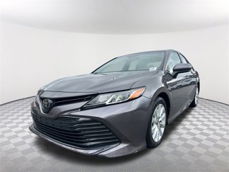 Used 2018 Toyota Camry LE image 1