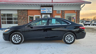 Used 2016 Toyota Camry LE image 1