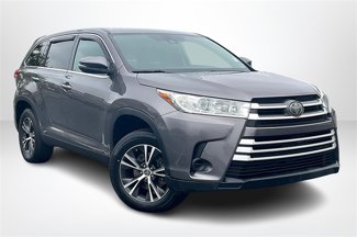 Used 2019 Toyota Highlander LE image 1