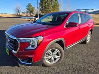 Used 2024 GMC Terrain SLE image 1