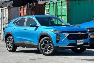 New 2025 Chevrolet Trax LT w/ Driver Confidence Package image 1