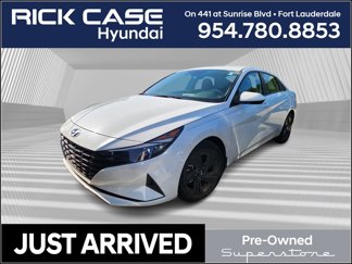 Used 2023 Hyundai Elantra SEL image 1