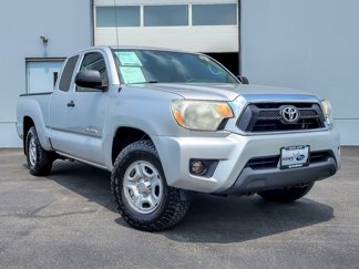 Used 2012 Toyota Tacoma PreRunner image 1