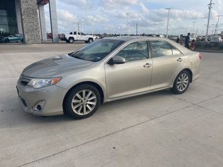 Used 2014 Toyota Camry XLE image 1