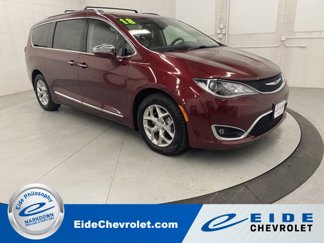Used 2018 Chrysler Pacifica Limited image 1