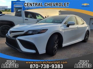 Used 2023 Toyota Camry SE image 1